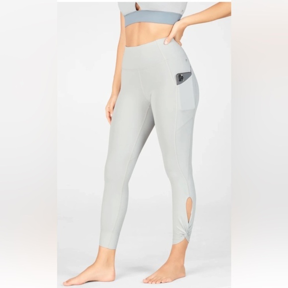 Fabletics || NWT Oasis High-Waisted Twist (S) Arctic Grey